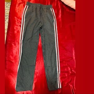 Elegant lose pants, tried it on but never used them. no tags included